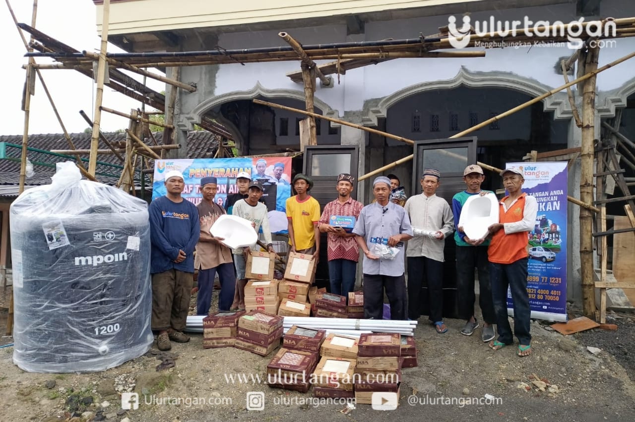 Alhamdulillah, Ulurtangan Salurkan Wakaf Tandon Air, Tempat Wudhu & Toilet Untuk Masjid At Taqwa Polokarto