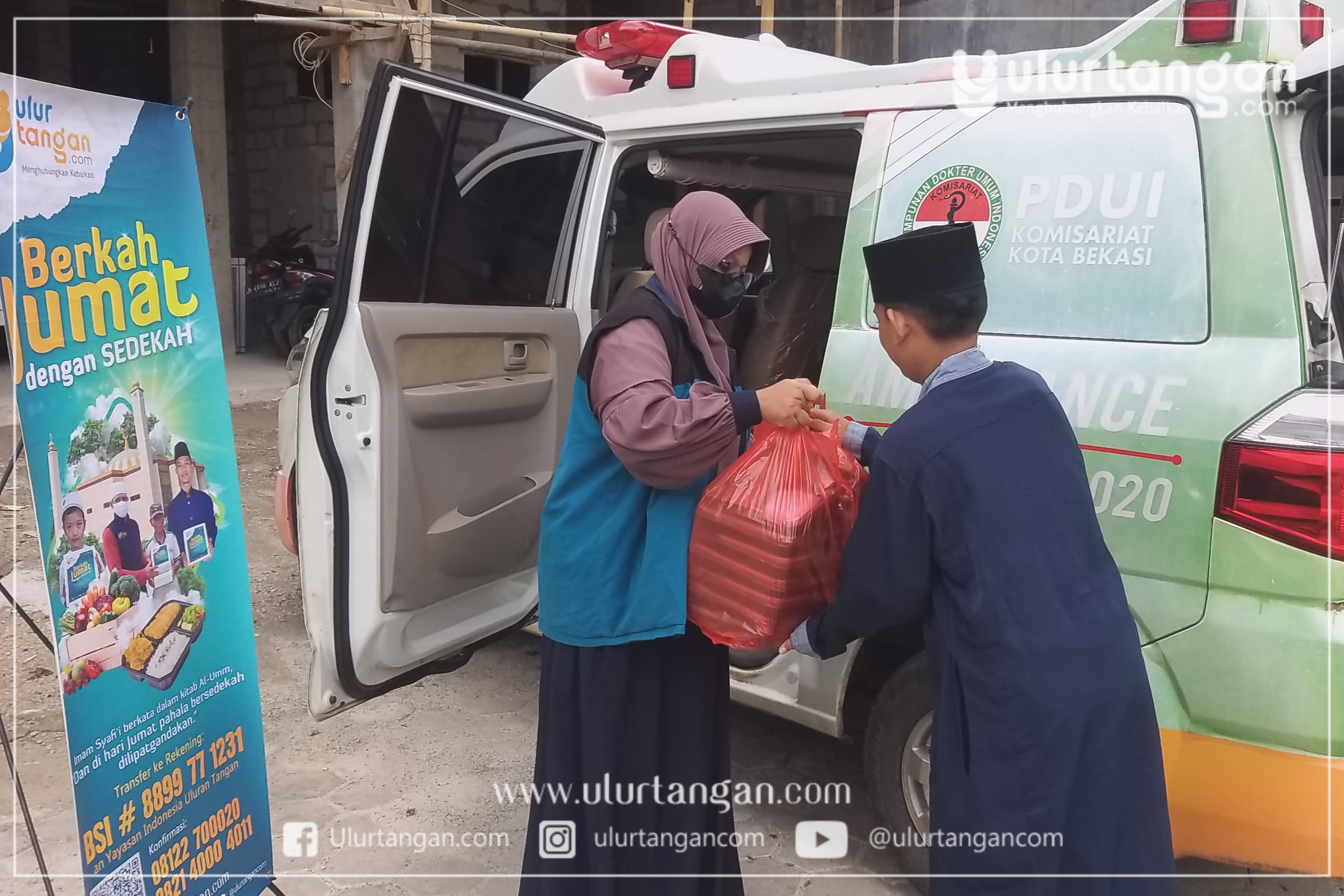 Sedekah-Jumat-Berkah-ke-201-Ulur-Tangan-Salurkan-Paket-Makanan-Untuk-Santri-Yatim-Marhamam-Robbani-5