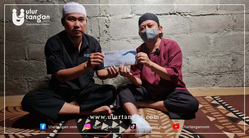 Program Darurat Ulurtangan kembali menyalurkan amanah kebaikan dari para donatur. Pada 2 Januari 2026, relawan Ulurtangan telah melaksanakan kegiatan distribusi bantuan pengobatan kepada seorang relawan bernama Ramdhan di Magelang, Jawa Tengah.