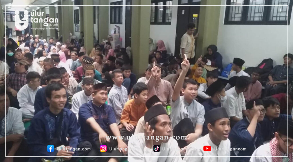 Pesantren Ramadhan: Siswa SLB Negeri 10 Jakarta Gelar Buka Puasa Bersama dan Donasikan Pakaian Layak Pakai untuk Sesama