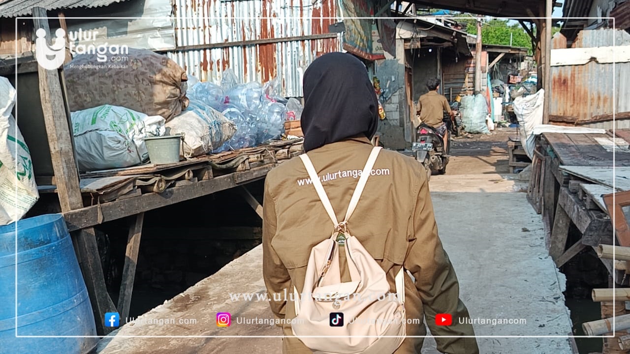 Survey dan Persiapan Distribusi Pakaian Layak Pakai bagi Komunitas Pemulung di Kalimalang Bekasi