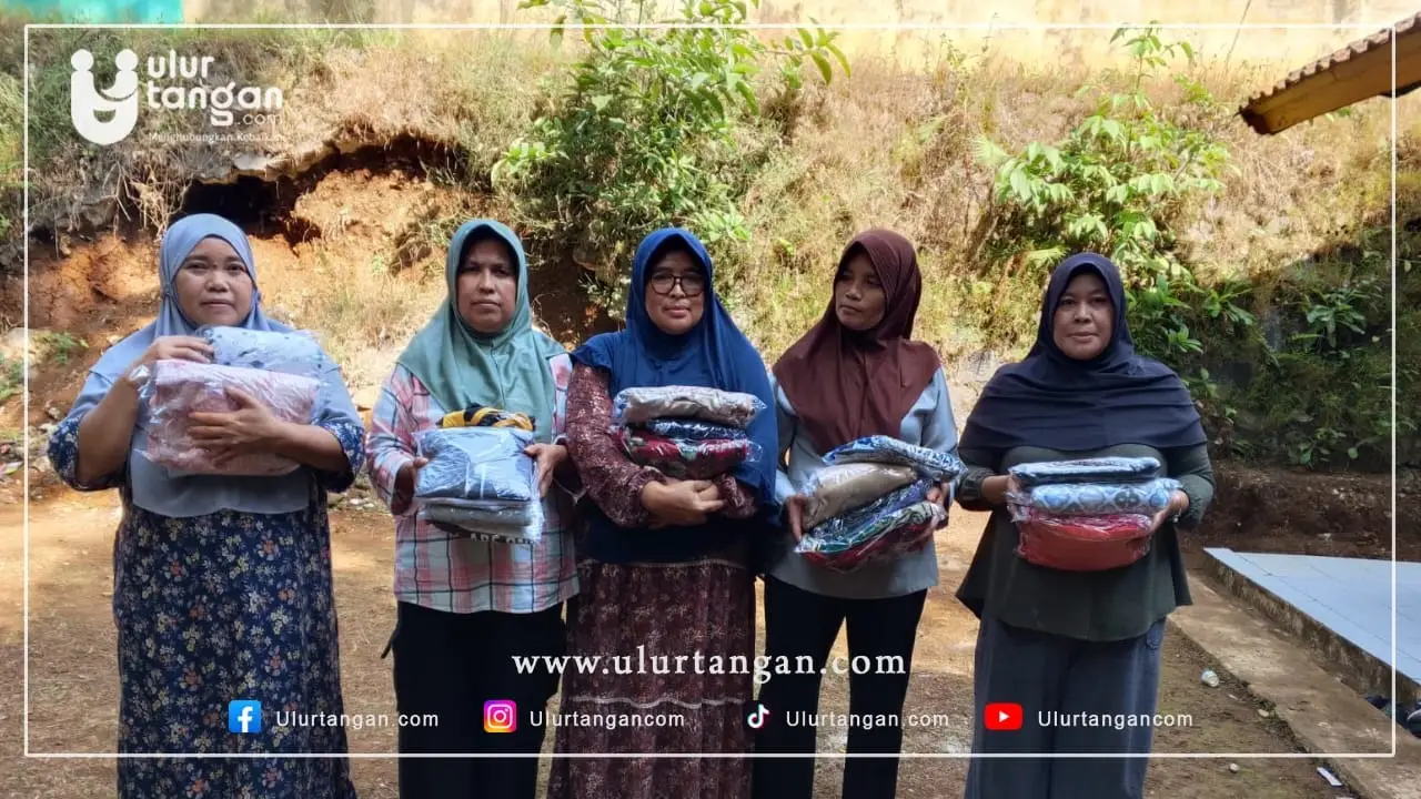 Bantu Warga Buruh Tani, Program Sedekah Barangku Ulurtangan Salurkan Ratusan Pakaian Layak di Pelosok Sukabumi