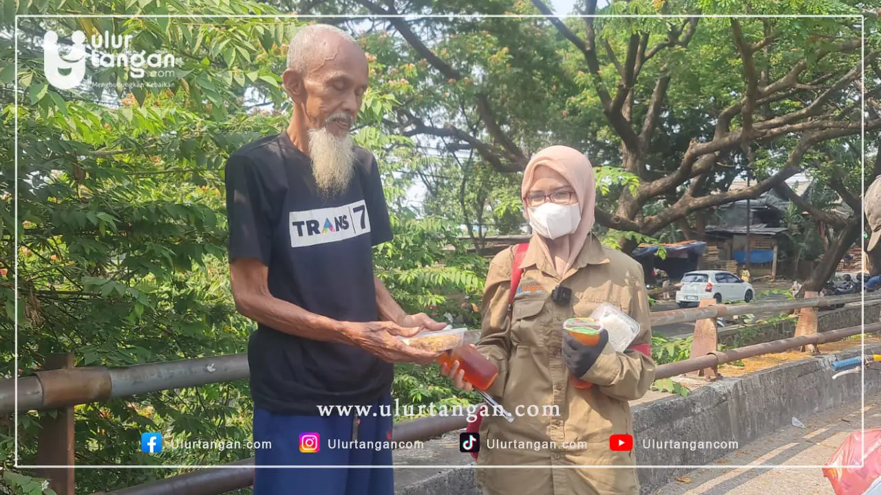 Jumat Berkah di Bekasi: Amanah Donatur Hadir Menguatkan Para Pejuang Nafkah di Jalanan