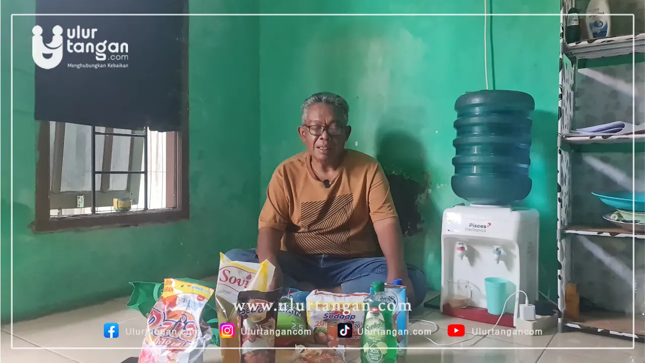 Bantuan Paket Sembako untuk Keluarga Mualaf di Tambun: Ketika PHK Membawa Seorang Mantan Pendeta Memulai Hidup dari Memulung
